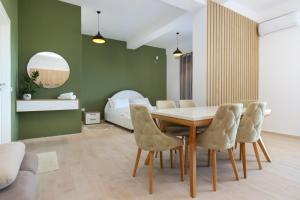 Perla Luxury Apartment - Private Patio & Parking