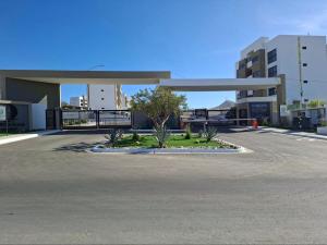 Luxury accommodation, including a tour to the famous arch