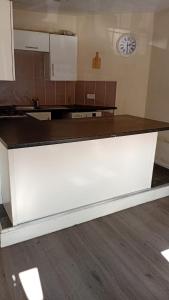 1 bedroom flat which can accommodate 4 to 6 guests