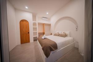 Luxury Santorini-Style Villa in Surf City