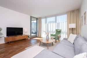 Urban Oasis Suite & Eurovea Riverside