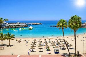 Holiday Island Pool Escape