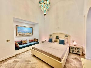 ViLLA DE MAITRE STYLE ARABE 4 SUITES PISCINE GRAND JARDIN