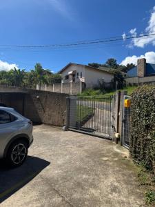 Refúgio Silencioso em Serra Negra - Conforto e Pôr do Sol