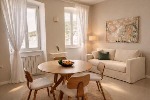 The Wave Seafront Apartment Vis