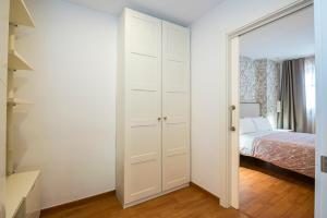 Renovated apartment in Sitges Centre, Beach and train 3 minutes away