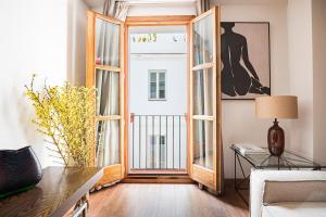 Renovated apartment in Sitges Centre, Beach and train 3 minutes away