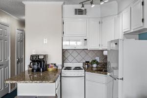 CDM 227 Casa Del Mar Oceanview Condo for 6 Heated Pool