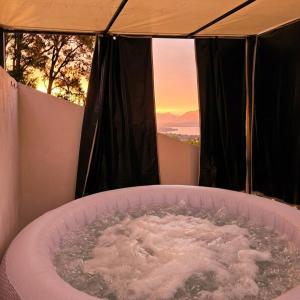 Biciting Pristine Loft Jacuzzi & Dream Sunrises