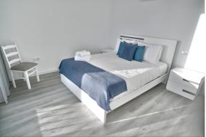 Sunset Viewpoint, New Home with Stunning Sea Views