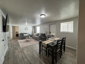 Cozy Apt in Downtown Logan