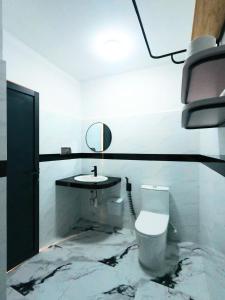 Oceana Surf Maldives - Kudahuvadhoo Island Surf Retreat