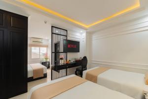 The Elegant Boutique - Hue