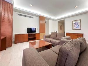 The Maple Suite by Manhattan
