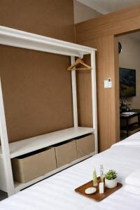 1BR Fully Furnished Condo Red Residences Makati