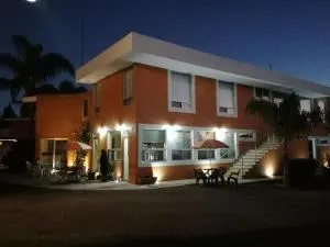 Villas Hotel Cholula - 乔卢拉