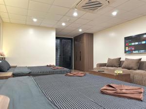 City view 3 bedrooms 5 beds elevator free laundry