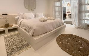 2BR Villa w Pool Near Trendy Pererenan Beach, Canggu