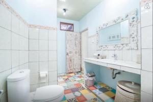 Seminyak Beach Seagrass Villa 4BR - pool & staff