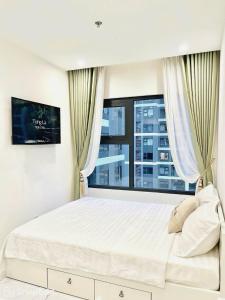 Vinhomes Luxury Studio Apartment