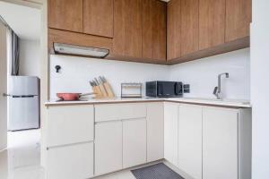 Pool View 2 BR Apt - Patong