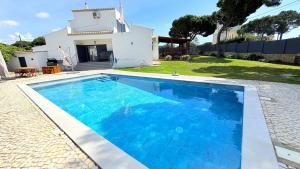 Casa Da Laranjeira- Serene 4Bedroom 4Bath Pool & Garden Villa, 10 mins to Vilamoura Marina