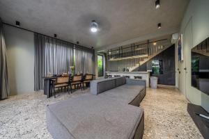 Predmet Padonan Villa