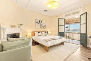 Family-Friendly 3BR Stay with Iconic Harbour Views