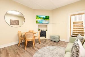 Family-Friendly 3BR Stay with Iconic Harbour Views