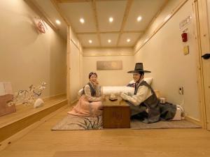 Alley Hanok Stay - A charming accommodation in the original downtown areayou can experience the hanok and Busan