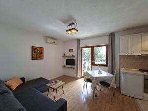 Apartments Bartol with Free Bikes