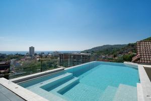 Villa Emerod - 3BR Seaview Villa with Rooftop Pool in Karon