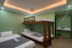 Lisro Sleep and Relax La near Beach