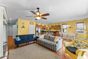 Wildwood Crest Condo with Ocean Views & Heated Pool