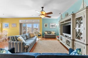Wildwood Crest Condo with Ocean Views & Heated Pool