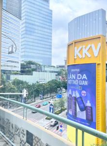 Lafayette De Saigon - SGs Historical Core, Ben Thanh Market & Opera House