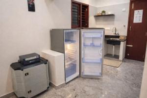 Chiraanya Service Apartment,AC & Non-AC