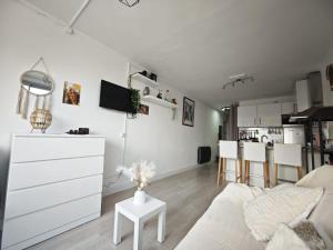 Carnon plage Magnifique studio cabine ensoleillée ,vue sur le port