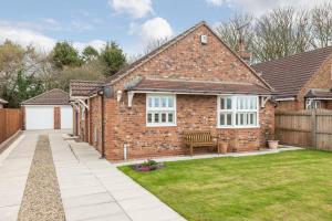 Pinfold Gardens - Stunning one level bungalow sleeping 6