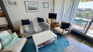 Joli appartement vue port, proche Grazel, parking - GN060-256