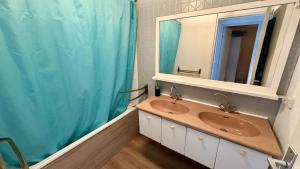 Joli appartement vue port, proche Grazel, parking - GN060-256