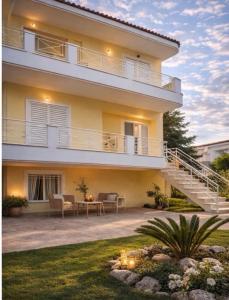 Luxury Seaview 3BDR Maisonette-100m to Beach
