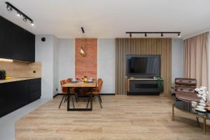 Klimatyczny Apartament z Parkingiem w Łodzi by Noclegi Renters