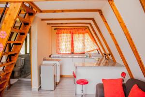 Topi Cottages