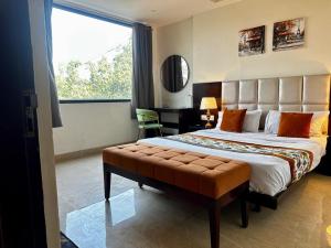 Hotel Grand Arcasia Karkardooma - Anand Vihar