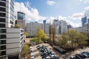 Grzybowska Pleasant Apartment by BookingHost