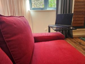 Piccola Red Studio - 50m from the beach