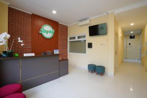 Urbanview Stay at H jakal by RedDoorz