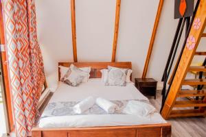 Topi Cottages