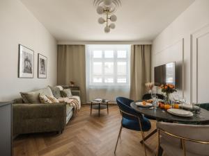 Astor Residence by Fragola Apartments